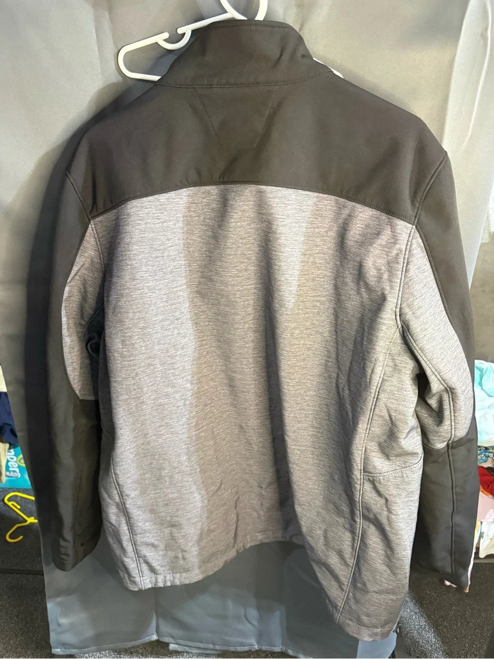 ZeroXposur Men’s Gray & Black Lightweight Zip Jacket
